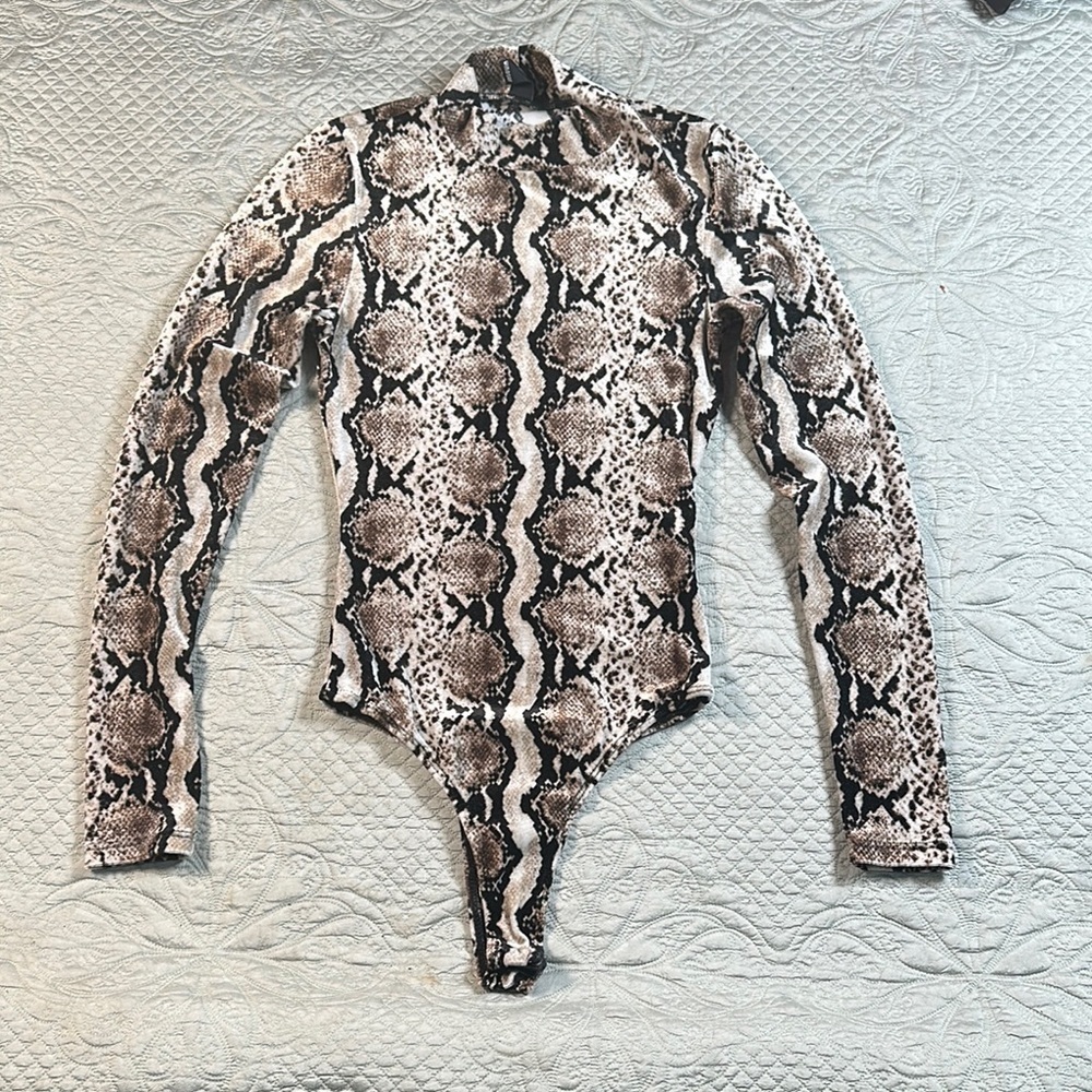 Windsor Black and Brown Bra with Reptile Pattern
Vintage